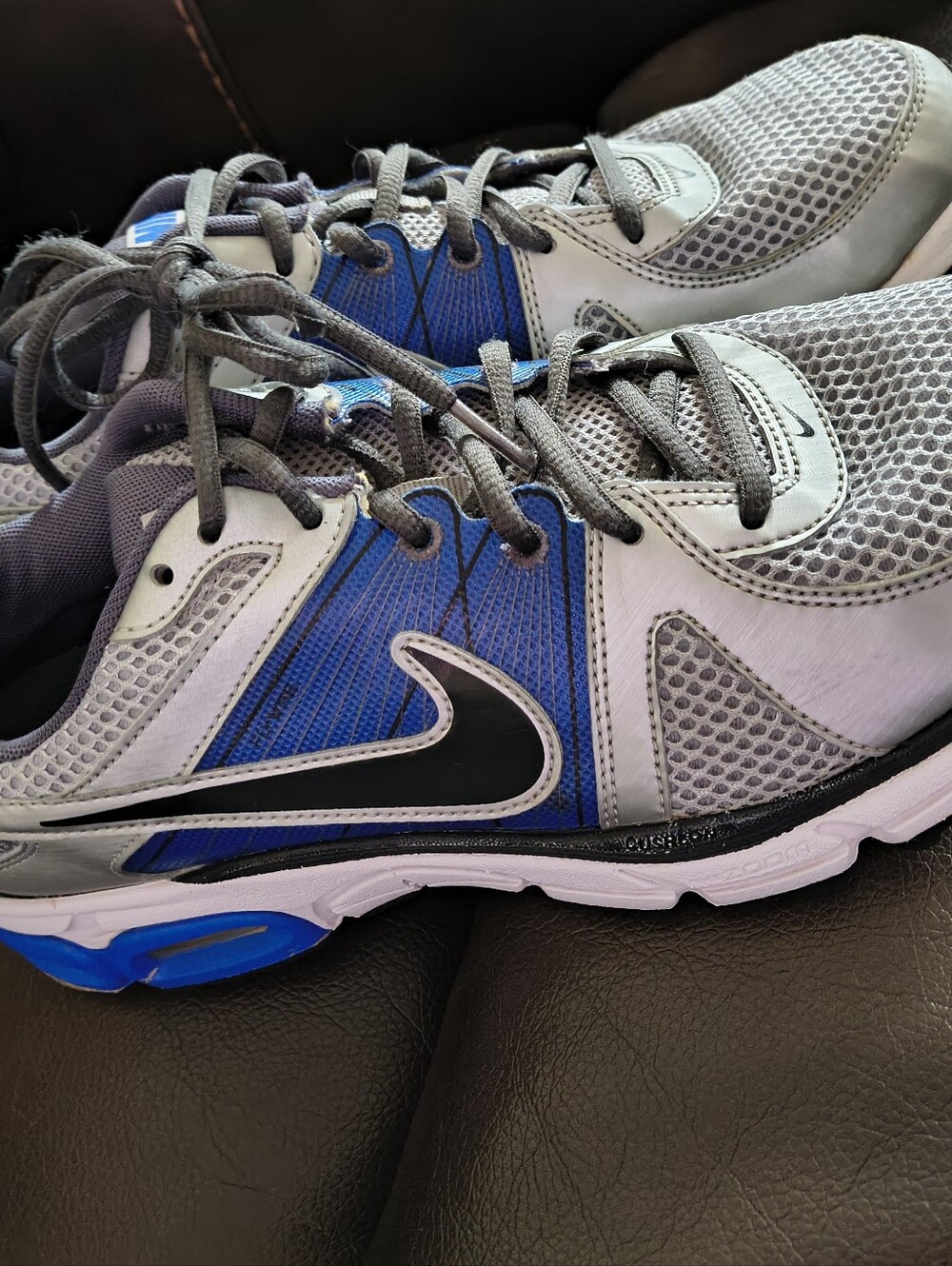 Nike Moto 9 Athletic Sneakers Sz 10